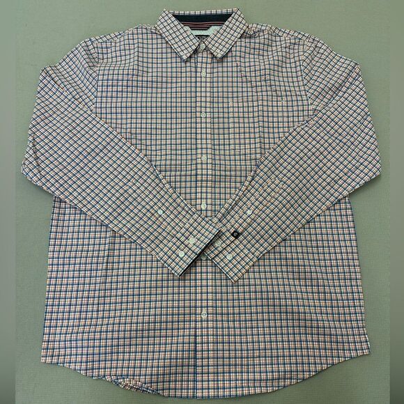 Casual Blue and White Button Down Shirt with Classic Checkered Design - Picture 1 of 5